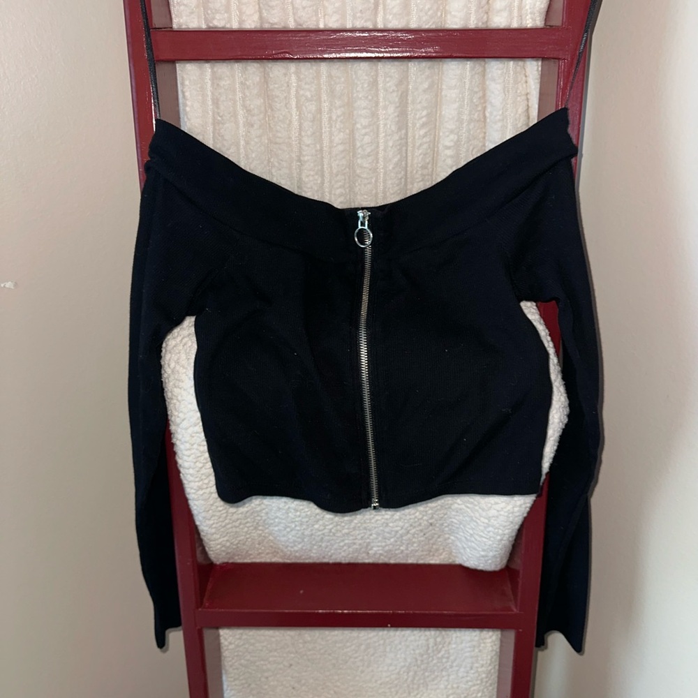 Forever 21 Black Ribbed Zip-Up Off-the-Shoulder Crop Top